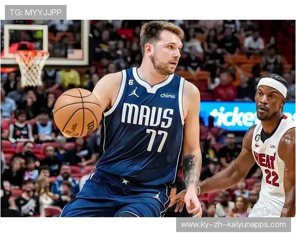 东契奇步伐节奏完美上篮得手，独行侠士气上扬